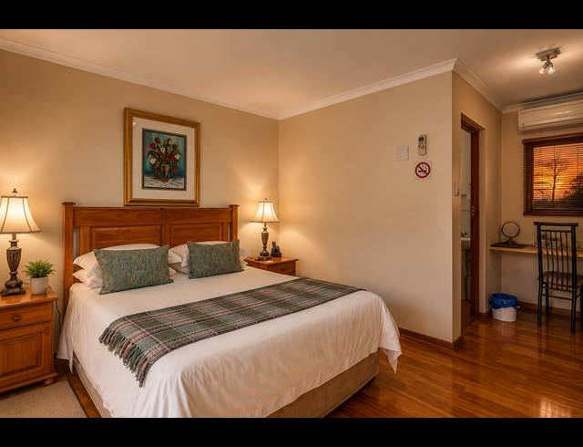 4 BEDROOM GUEST HOUSE FOR SALE IN NORTHCLIFF